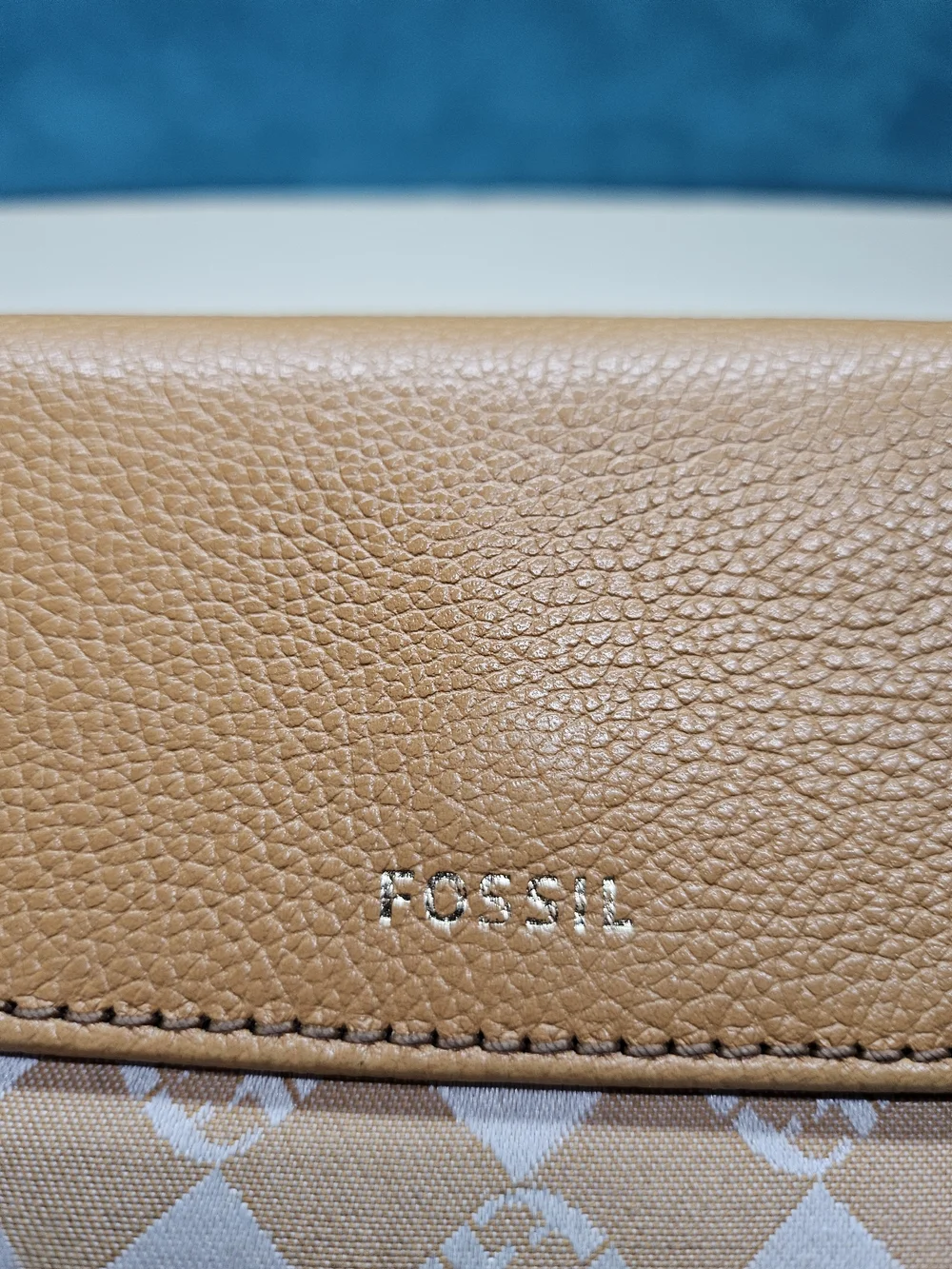 Fossil continental wallet